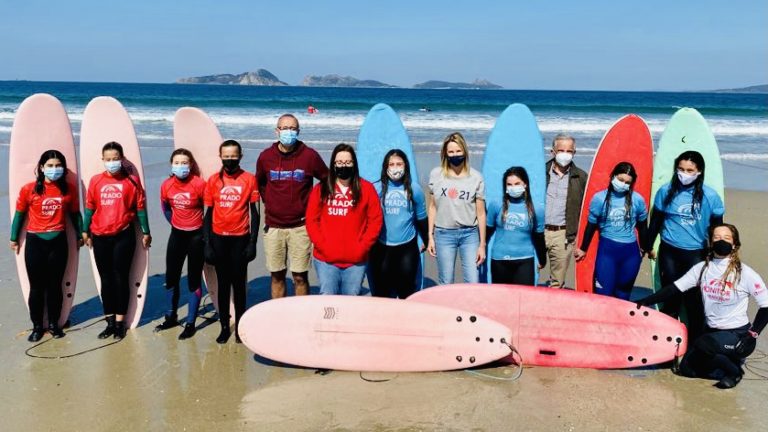 Fernández-Tapias e Prado Surf Escola presentan “O Teu Camiño”, un proxecto destinado a escolares no marco de “O Teu Xacobeo”