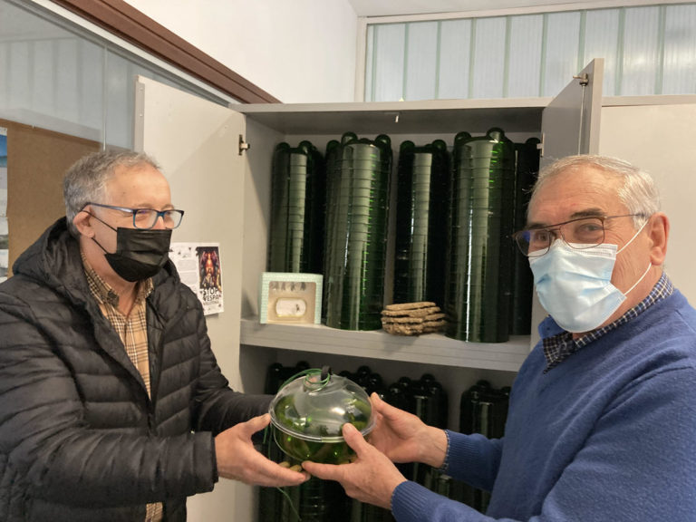 O Concello de Nigrán retoma o reparto de 400 trampas para avespas velutinas ao rematar a súa hibernación