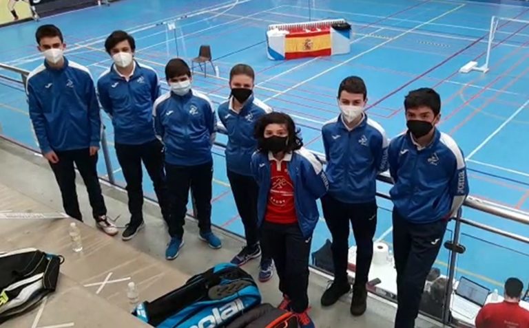 O club Bádminto Tui volve á competición