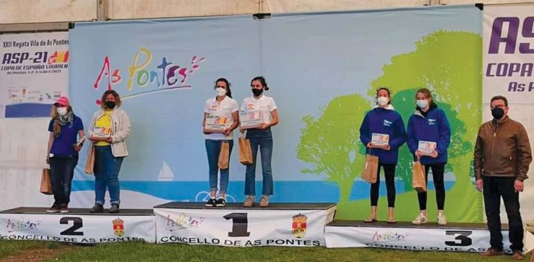 Deportistas do Club Alagua da Guarda, na Copa de España de Vaurien
