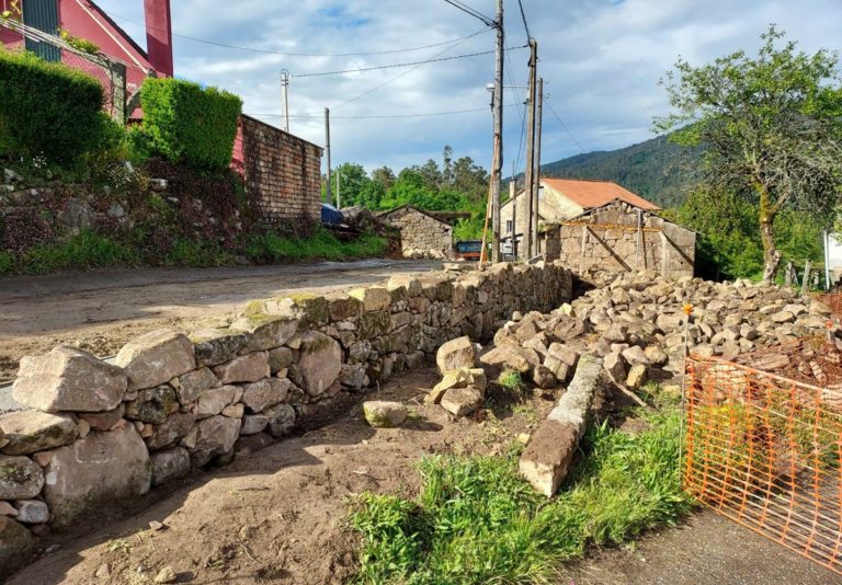 Un novo asfaltado e ampliación da vía de Cortellas facilita un acceso digno ás vivendas en Ponteareas