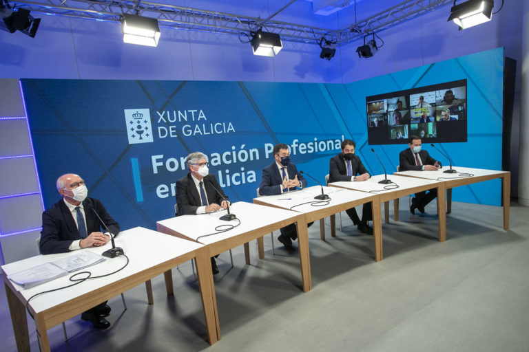 A Xunta impulsará unha oferta de 16 másteres de FP a partir do próximo curso que mellorará e especializará aos titulados