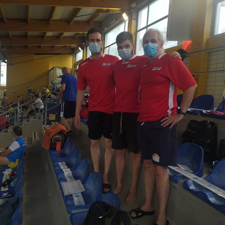 Medallas de ouro e prata para dous nadadores do Club Natación Mos e bronce por equipos no Galego de Fondo Máster