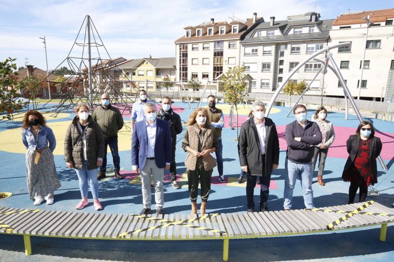 A Cañiza estrea o seu parque central cun singular espazo público de convivencia para a veciñanza