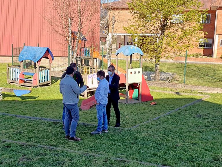 O Concello de Tui renova na súa totalidade o parque infantil da Gándara en Guillarei