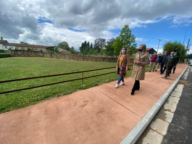 Fernández-Tapias supervisa o remate das obras da senda entre o centro urbano de Salvaterra e Zacoteiras