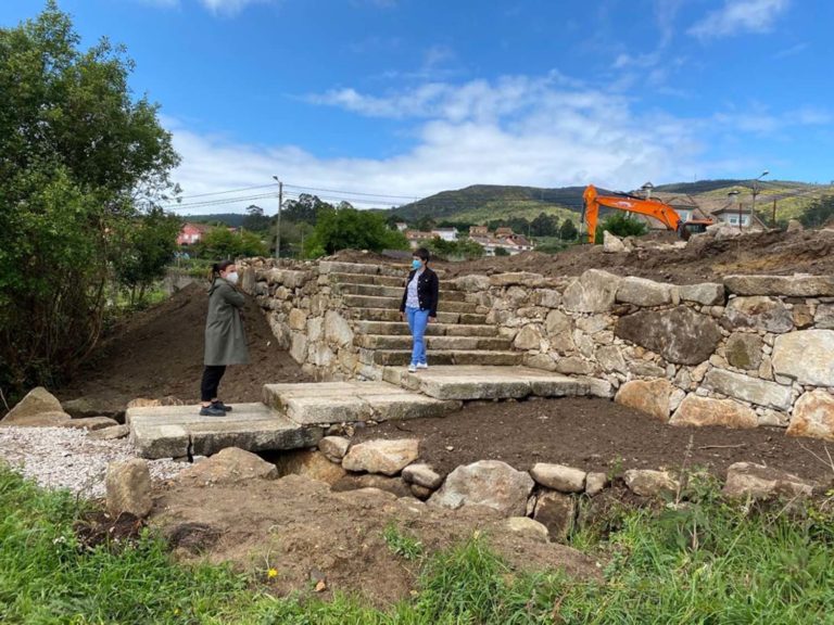 O Rosal recupera unha antiga mina de auga nas obras de creación do ecoparque Campo Novo