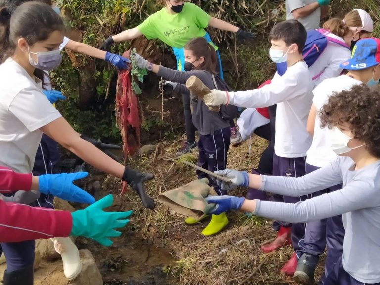 A comunidade escolar de Mos, concienciada co medio ambiente