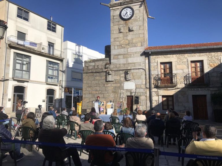 A Guarda homenaxea a Xela Arias