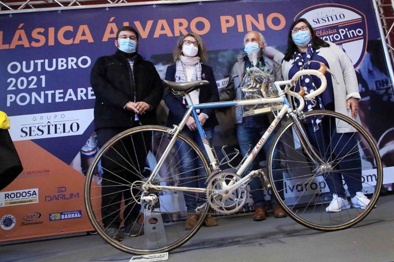 Ponteareas homenaxea a Álvaro Pino no 35 aniversario da súa vitoria na Volta a España