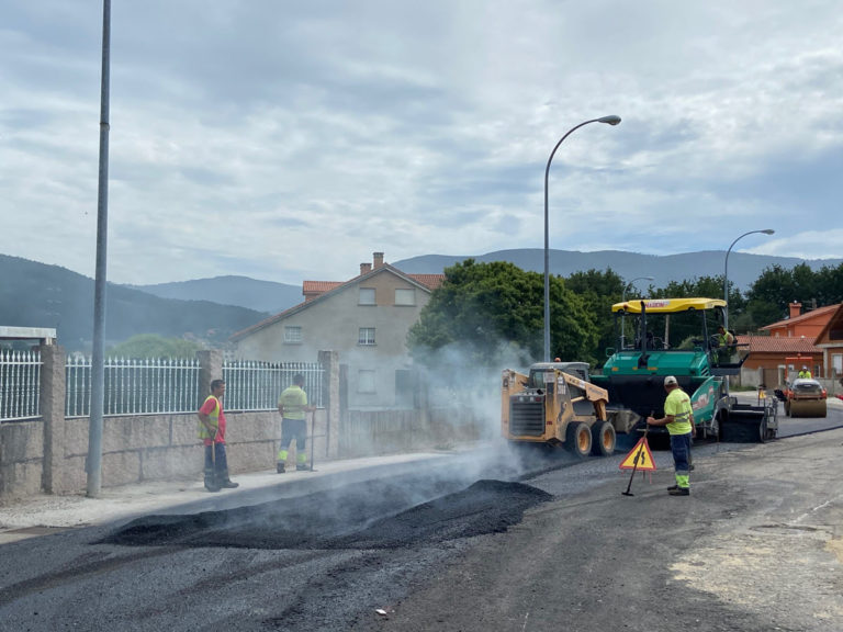 Comeza o asfaltado de nove rúas de San Pedro e a posta en valor do cruceiro de Mallón, en Nigrán