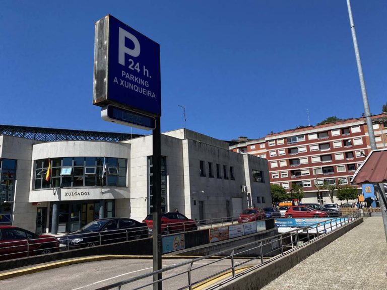 O Concello reúnese con responsables do aparcadoiro soterrado para acadar melloras na prestación do servizo