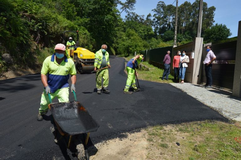 Pavimentaranse 5 viais municipais en Mos