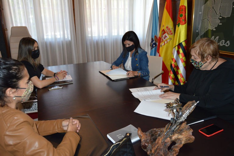 Mos asina un convenio de colaboración coa Asociación Solidariedade Galega co Pobo Saharaui
