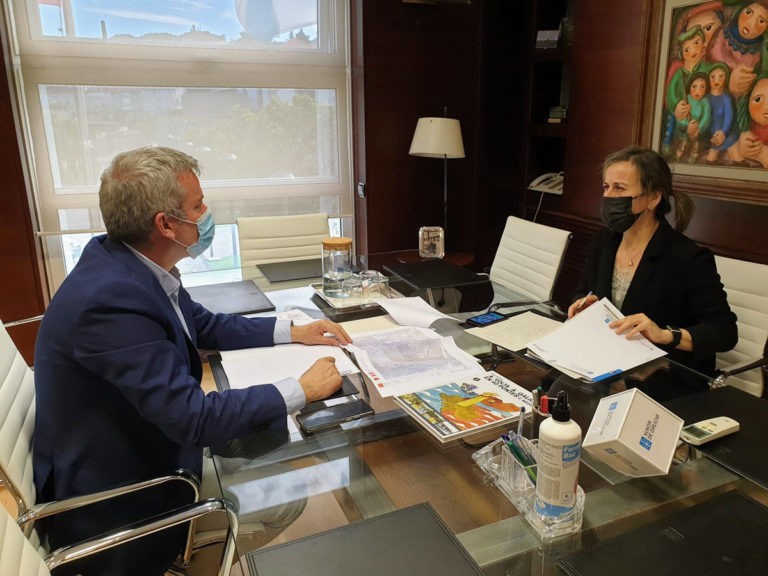 Reunión do alcalde da Cañiza coa conselleira de Infraestruturas
