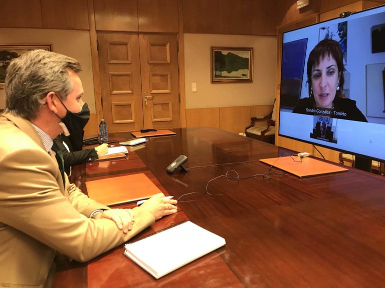 O delegado do Goberno reúnese por videoconferencia con Sandra González e Fernando Nogueira, impulsores do ‘Parque dá Amizade’