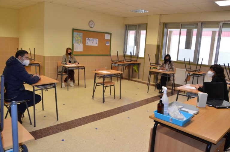 A Xunta confirma á dirección do IES Pedras Rubias de Salceda a ampliación do centro