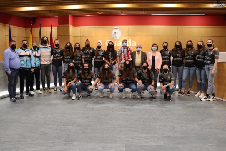 O alcalde da Guarda recibe ás subcampionas da Liga Guerreras  Iberdrola