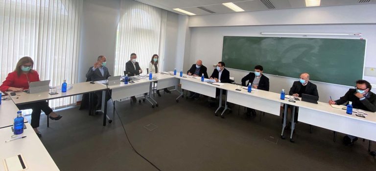 Zona Franca reúne a asociacións empresariais, de transportistas e de loxística, empresas e sindicatos para definir o Centro de Servizos ao Transporte