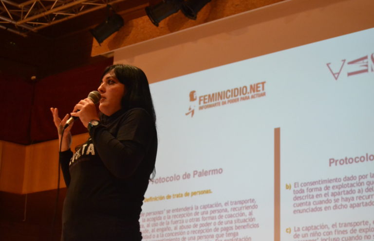 Amelia Tiganus presenta en Redondela o cómic baseado na súa propia historia