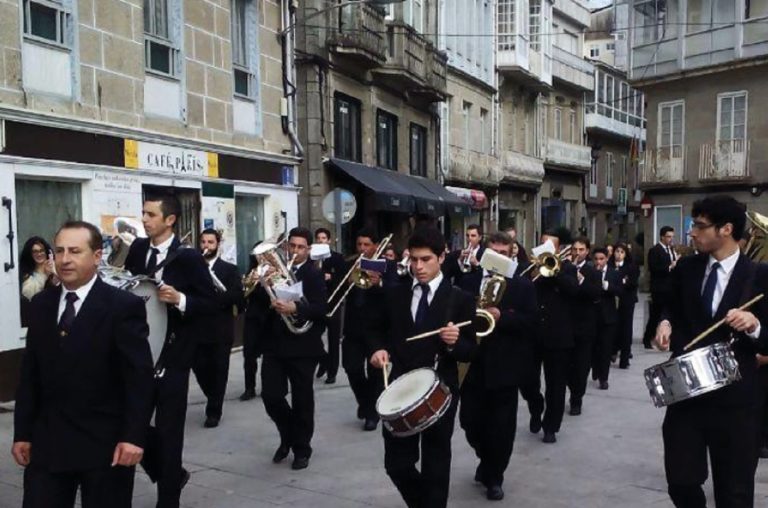 A banda Reveriano Soutullo encherá de música a praza Fernández Vega de Ponteareas este sábado