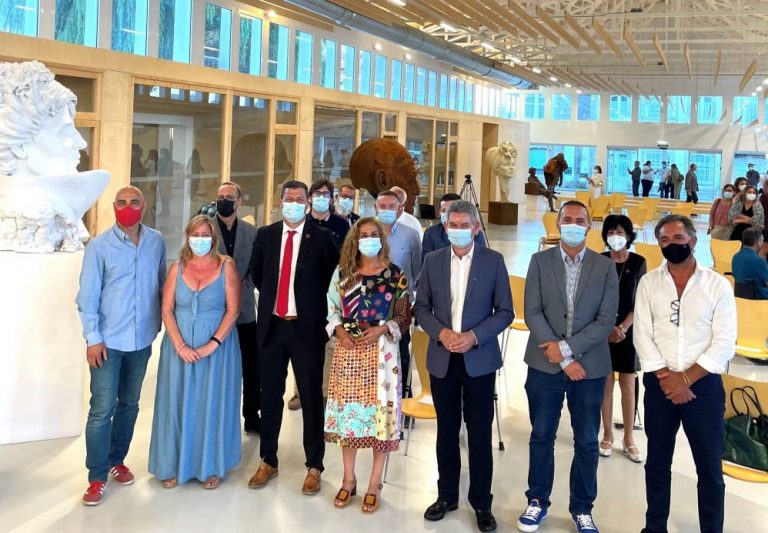 Multiúsos-Mercado de Sabarís “un exemplo da recuperación do espazo público para as persoas”