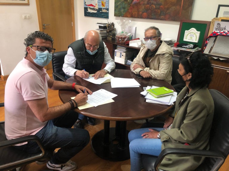 Baiona firma o convenio de colaboración do programa “Ocio para todos” co Centro Juan María