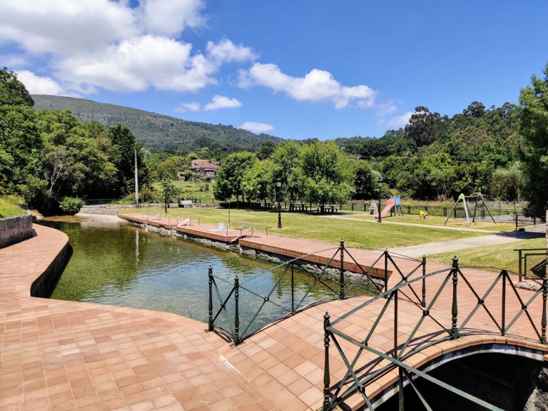 A Cañiza abre á veciñanza a piscina municipal e a praia fluvial