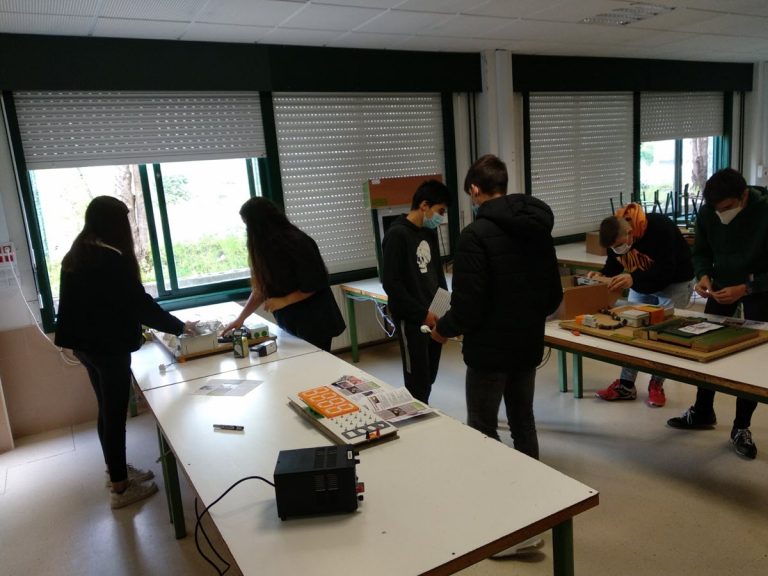 Máis de 200 persoas visitan o Escape Room creado polo alumnado de Instalacións de Telecomunicacións de Tomiño