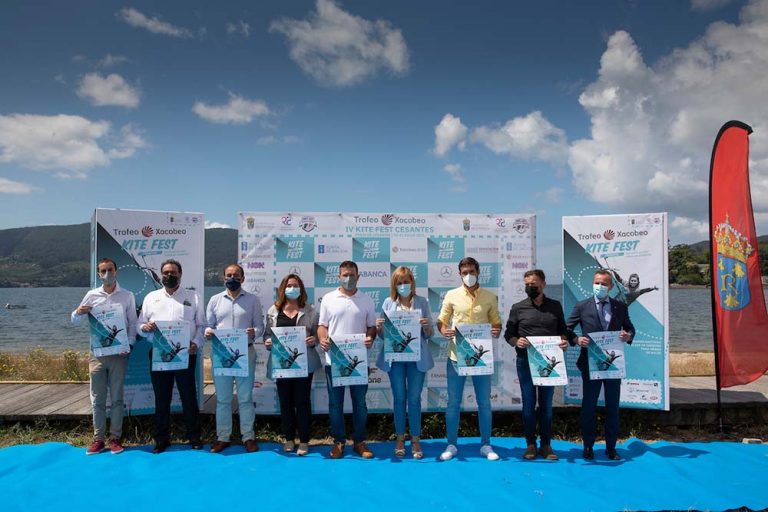 O KiteFest Trofeo Xacobeo arrinca esta fin de semana na enseada de San Simón