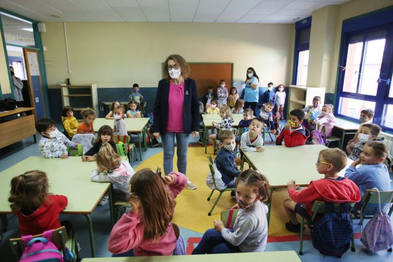 Nenos e nenas de Ponteareas gozan dun verán cheo de actividades no Campus Tea e no Verán Rural