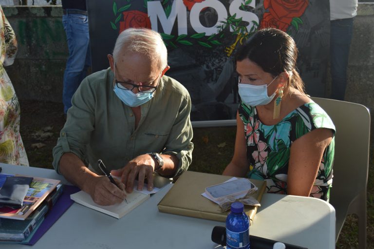 Javier Baquero presenta o seu terceiro libro sobre a historia de Mos