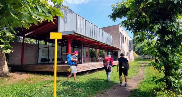 Un total de 57 peregrinos aloxáronse no Albergue do Porriño na primeira quincena de xullo