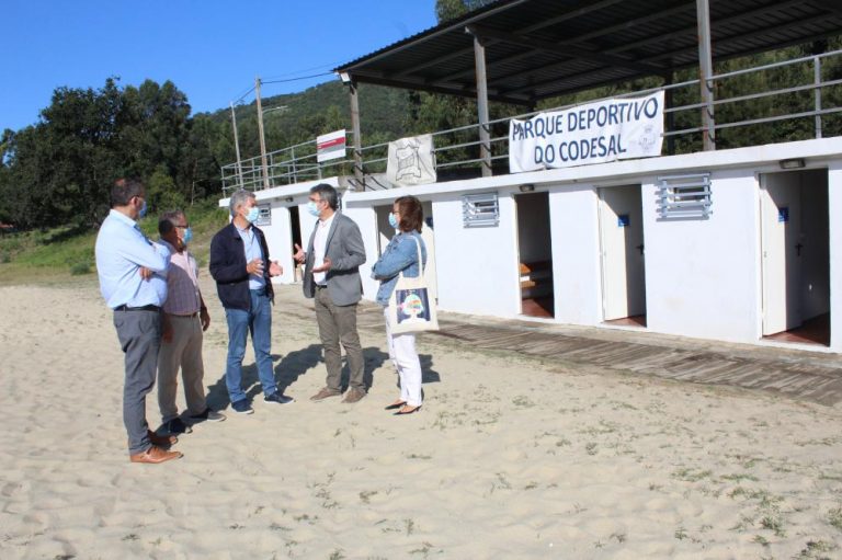 A Guarda reforza a súa oferta de deportes de praia e petanca reformando a área deportiva do Codesal co apoio da Deputación