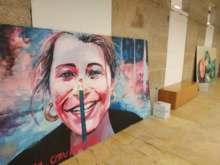 A Biblioteca Municipal de Tui acolle os graffitis da exposición “Xuventude Crea. Máis dunha década”