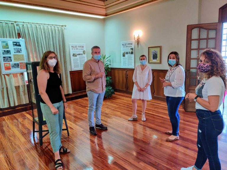 Continúa a exposición “A muller ao longo do tempo no concello da Cañiza”