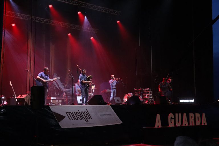 Guadi Galego sorprendeu ao público cun concerto no Porto da Guarda