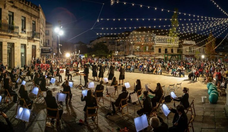A Agrupación Musical de Vincios porá ritmo a noite do sábado do Rosal