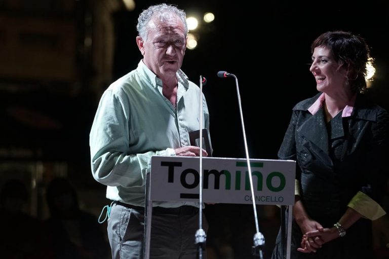 Tomiño rende homenaxe a Suso Montero pola súa implicación social e humana na vida do municipio