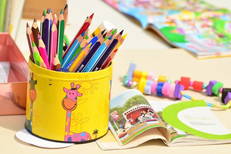 Gondomar subvenciona a adquisición de material escolar infantil ás familias en situación de emergencia social