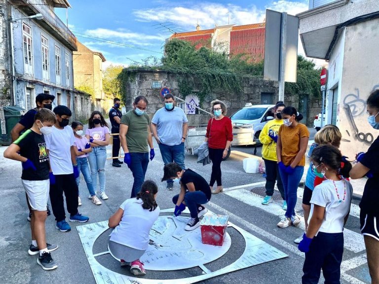 Os rapaces de Ponteareas coñecen o novo modelo de mobilidade da vila do Tea