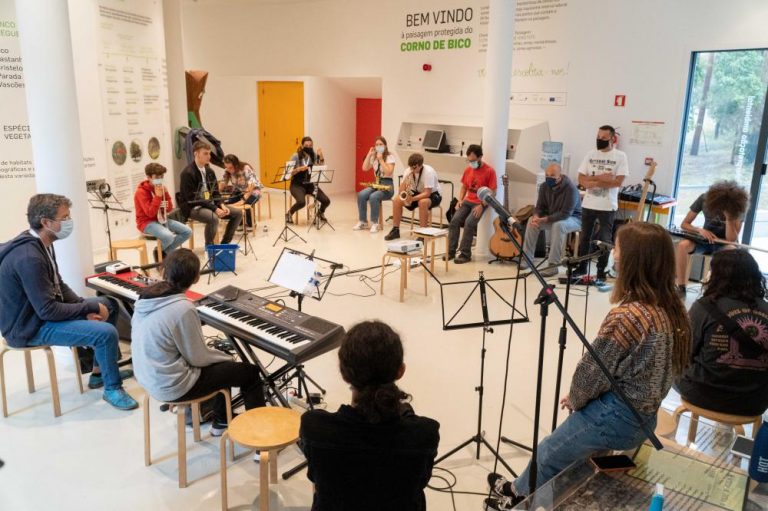 A mocidade tomiñesa participa nun encontro internacional musical en Paredes de Coura