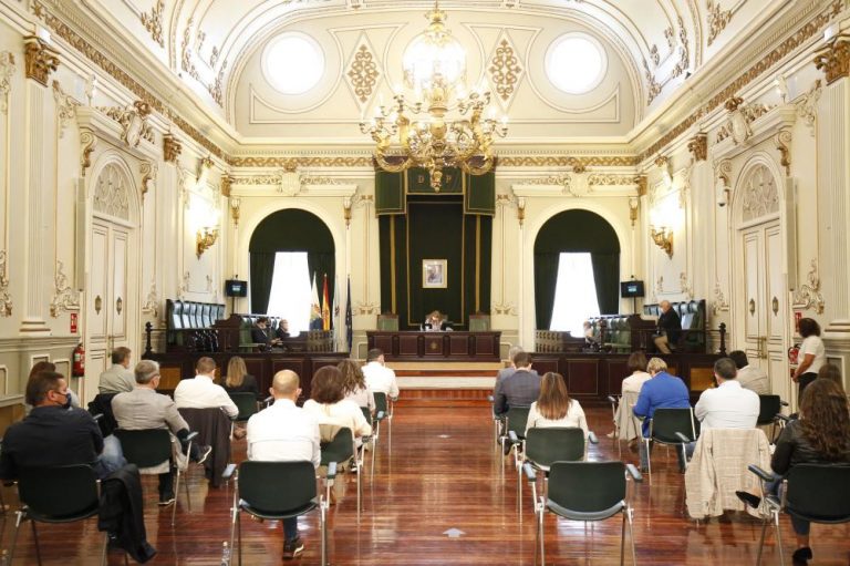 A Deputación aproba por unanimidade una declaración institucional en contra do peche de oficinas bancarias no rural