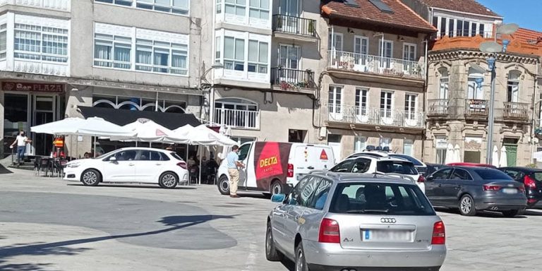 Ponteareas converte a Praza Maior nun espazo libre de vehículos a motor desde hoxe