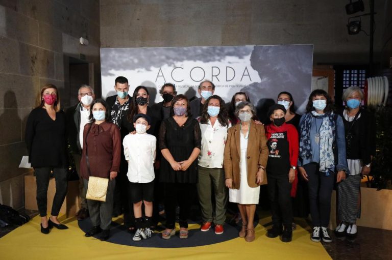 O Teatro Principal vístese coa alfombra amarela para reivindicar a Memoria Histórica na preestrea do documental ‘Acorda’