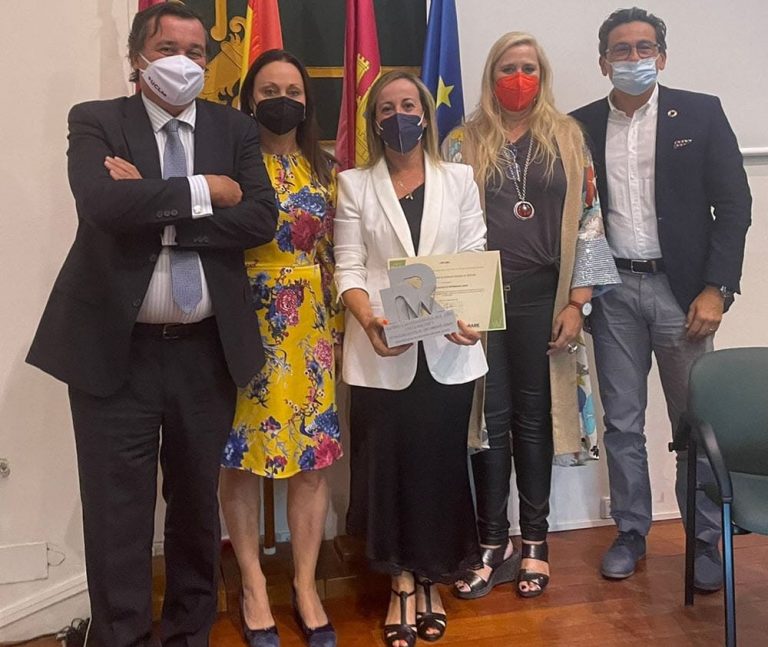 O Sergas recibe o I premio ‘newsRARE’ pola Estratexia Galega en Enfermidades Raras