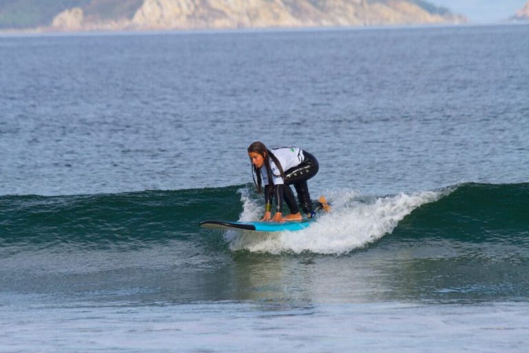A Xunta presenta o núcleo de adestramento deportivo especializado de Surf en Nigrán