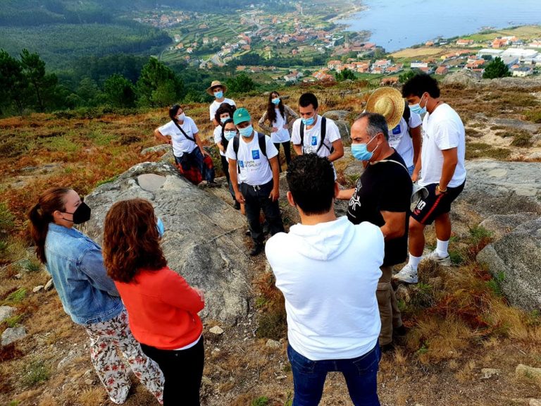 A Xunta pon en valor a difusión arqueolóxica realizada polos participantes no campo de voluntariado de Oia
