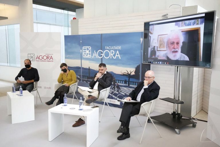 Francesco Tonucci participou hoxe na Facultade Ágora  no seminario o ‘Hábitat xogable’