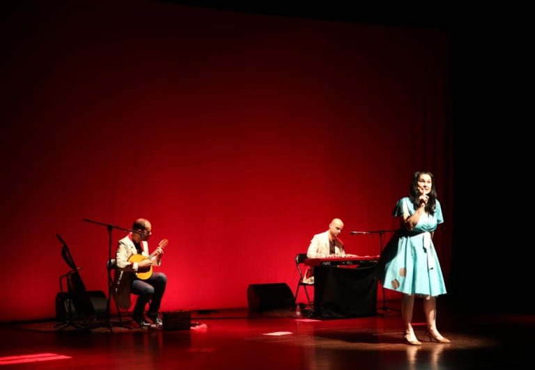 A música de Golfiños encherá este venres o Teatro Municipal de Tui